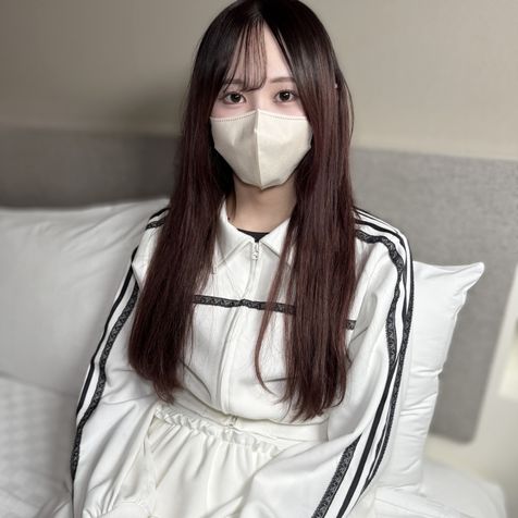 FC2PPV 4692631 Super Cute Big-Booty Beauty [Uncensored] [Instant Blowjob, Creampie] Idol-Faced Beauty with Pink Nipples and a Huge Ass. Immediate Blowjob at the Entrance, Followed by Spreading Her Pussy. So Turned On by Her Erotic Body, Used Her as an Onahole and Creampied.