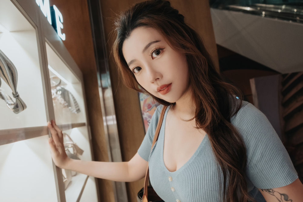 [UNCENSORED-LEAK] MIUM-1181 "【Cunning and pure! A real beauty】A girl beyond your reach! Rent Shizuka, an apparel store clerk, as your girlfriend! After enjoying a lovey-dovey date from morning to night, take her to a hotel for some secret lover sex,